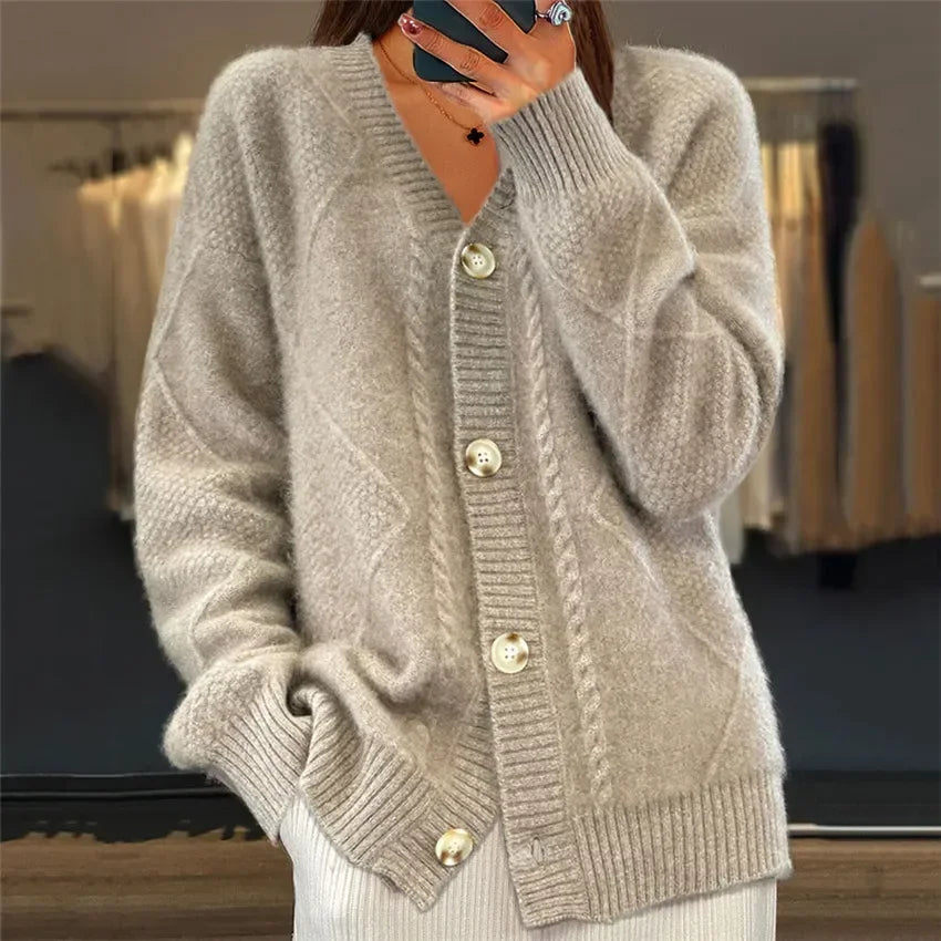 Lena Cardigan Femme – Gilet en Cachemire Doux à Boutons & Manches Longues Élégantes